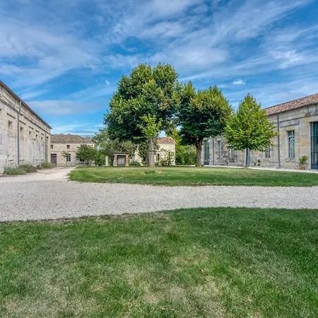 Feriehus Cazes-mondenard Chateau Sleeps 12 With Pool And Wifi