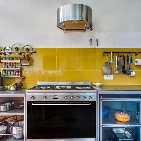 Cazes-mondenard Chateau Sleeps 12 With Pool And Wifi Feriehus